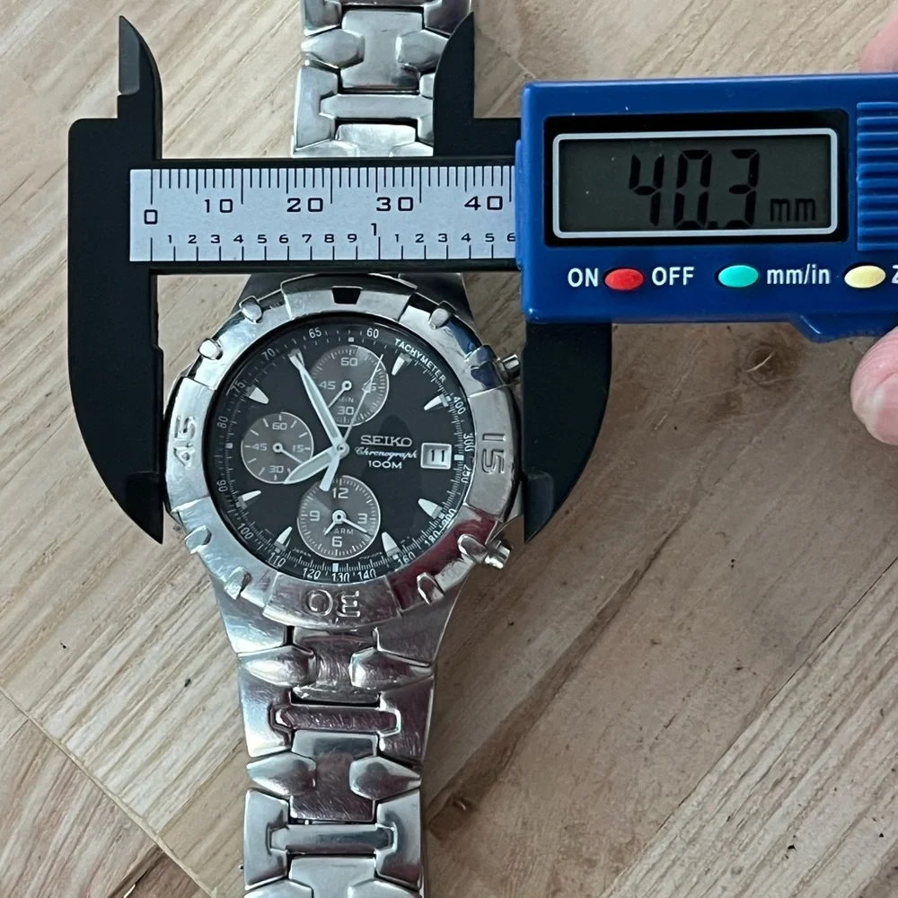 Seiko Chronograph Men’s Watch Rare Vintage Black Dial Date Stainless Bracelet